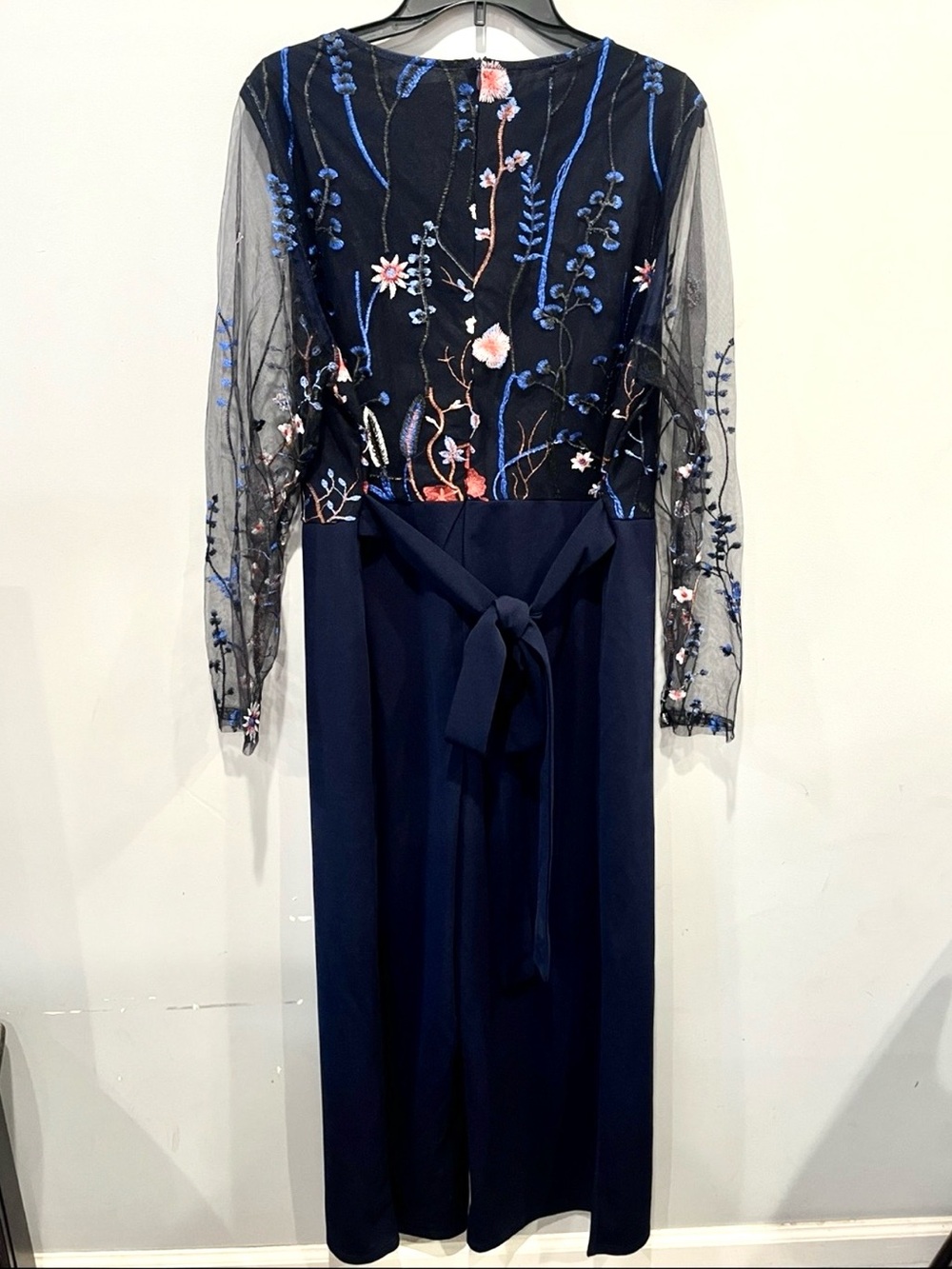 BloomChic Women’s Navy Floral Embroidery Sheer Long Sleeve Romper Size 18-20 NWT - Picture 12 of 15
